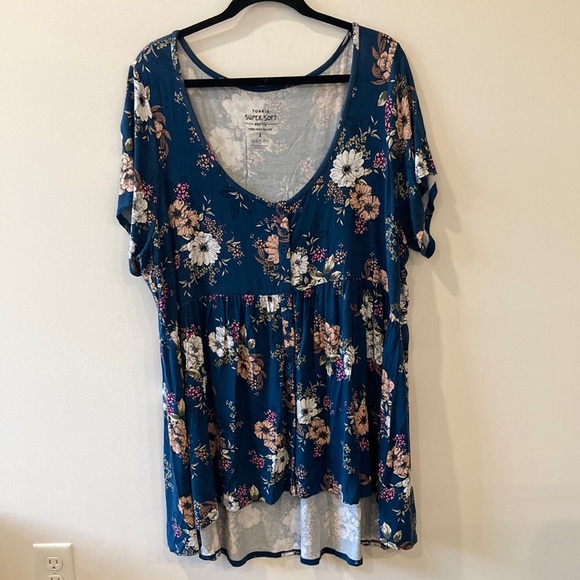 torrid Tops - Torrid Super Soft Knit Floral Blue Tunic top size 3 / 3X